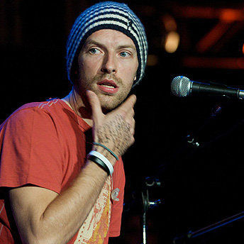 target="_blank" href="/item/酷玩乐队">酷玩乐队 /a>)在2002年8月26