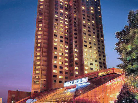  p data-id="go0e36yrn9">上海扬子江万丽大酒店是一家集住宿,餐饮