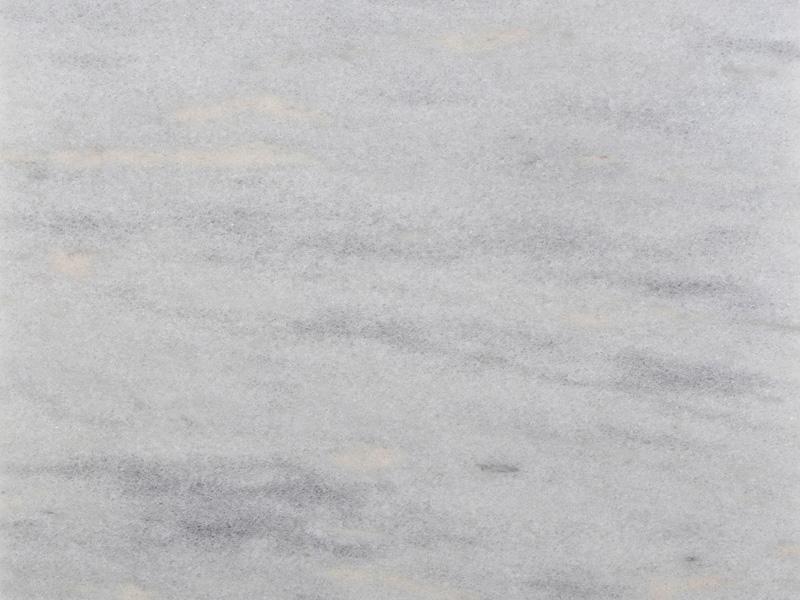 洁白突显高贵纯洁,淡蓝的青点缀其中,突显高贵,优雅. /p>