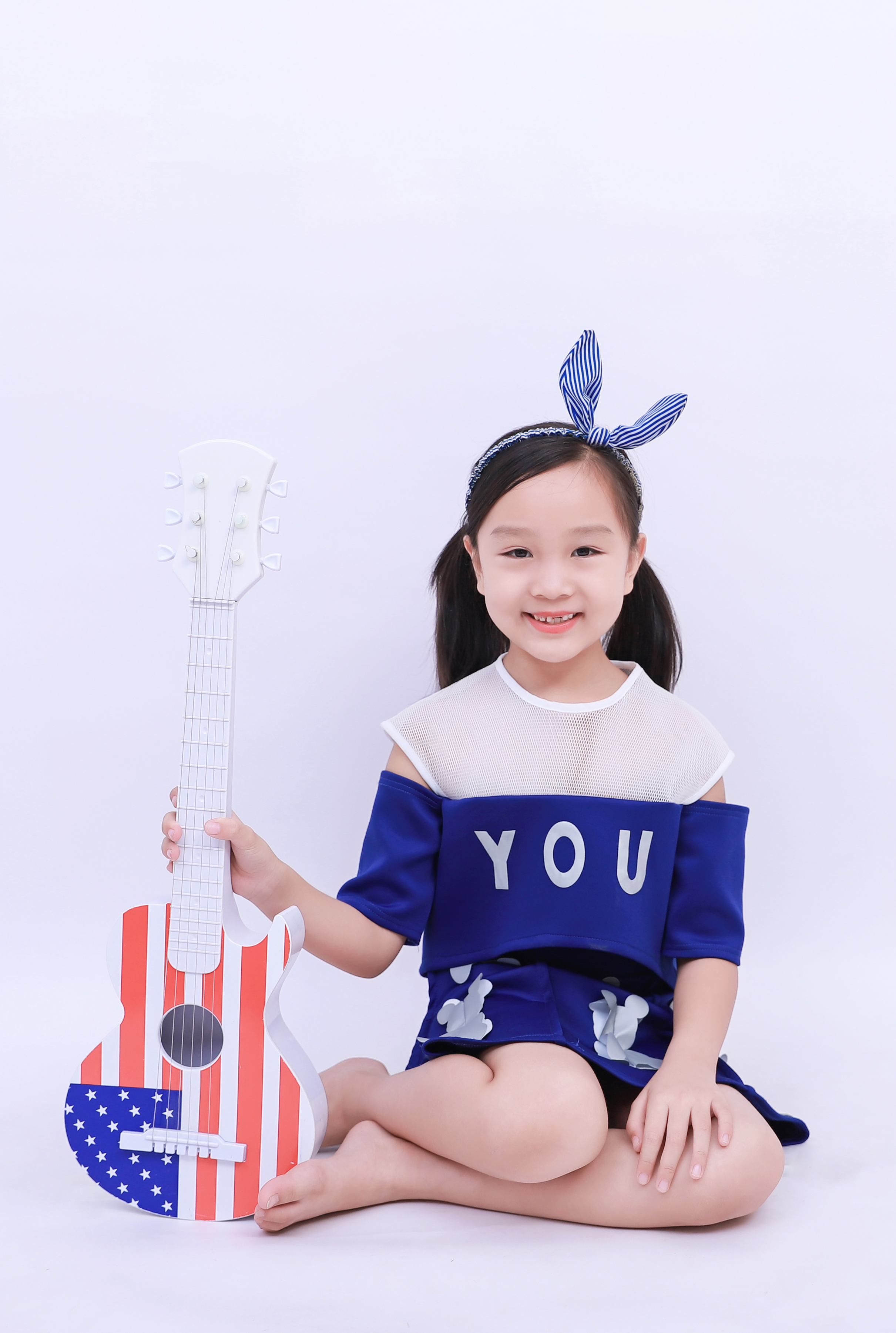  p data-id="gnwhxq4otl">李美妙,2011年7月12日出生,小歌手,小 a