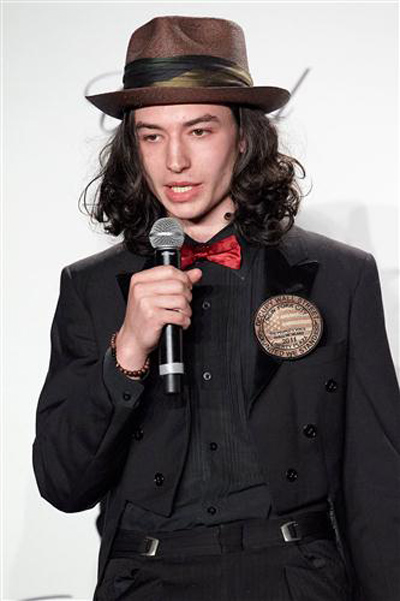  p>埃兹拉·米勒(ezra miller),1992年9月30日出生于美国 a target="