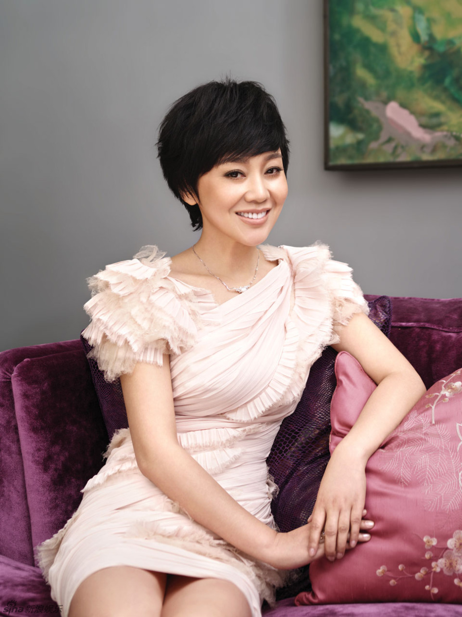  p>闫妮,1971年3月10日出生于陕西省西安市,中国内地影视女演员,中国