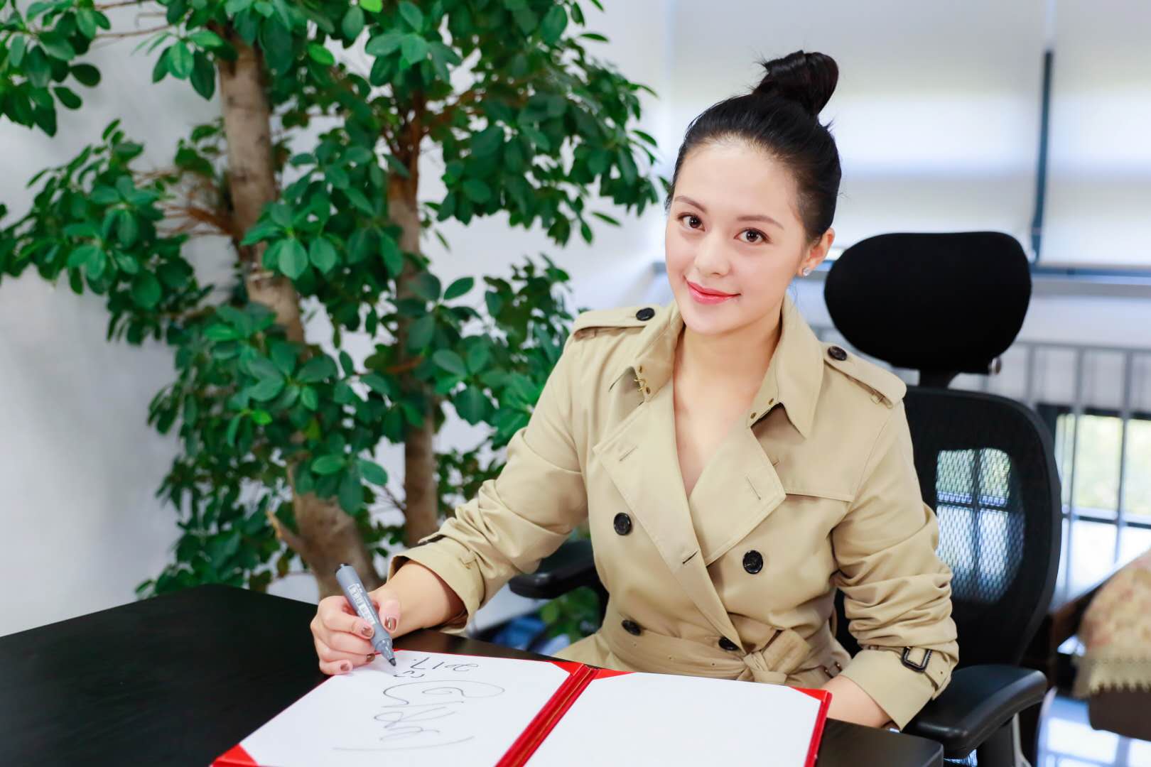  p>王力可(rainbow),1987年2月27日出生于山东省济南市,中国内地影视