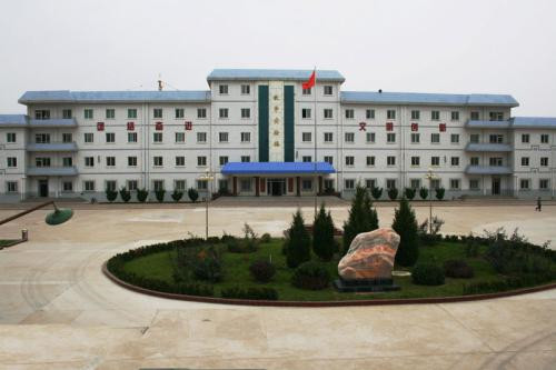  p data-id="gnasw0b877">静宁县威戎中学地处 a target="_blank"