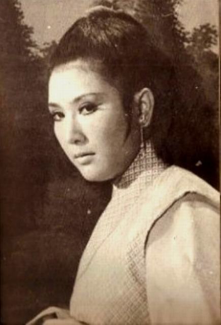  p data-id="gnfkfrcdwf">《莲花寨》是屠光启执导,陈曼玲,秦祥林