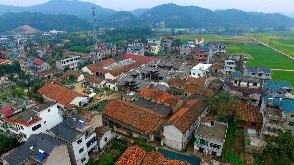  p>凤林镇茅坂村位于凤林镇北部,距市区25公里,新老205国道穿境而过