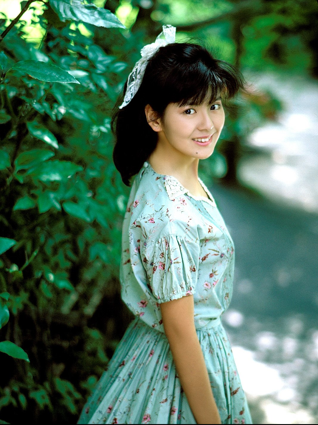  p>南野阳子(yoko minamino),1967年6月23日出生于日本兵库县,毕业于