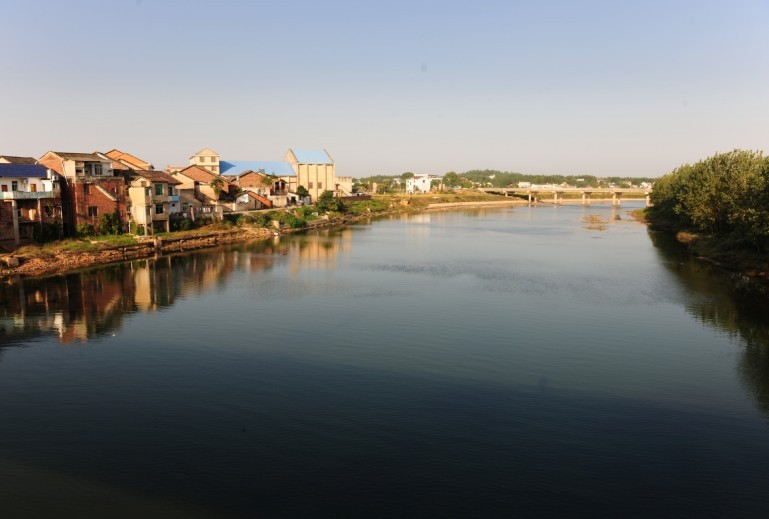  p data-id="go04r0fot6">春华镇隶属于湖南省长沙市 a target="