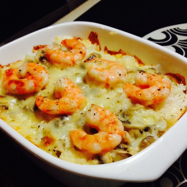  p>芝士焗虾仁是由 a href="#" data-lemmaid="26759">虾仁 /a>, a