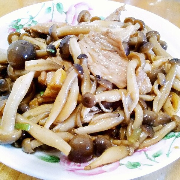 真姬菇炒肉