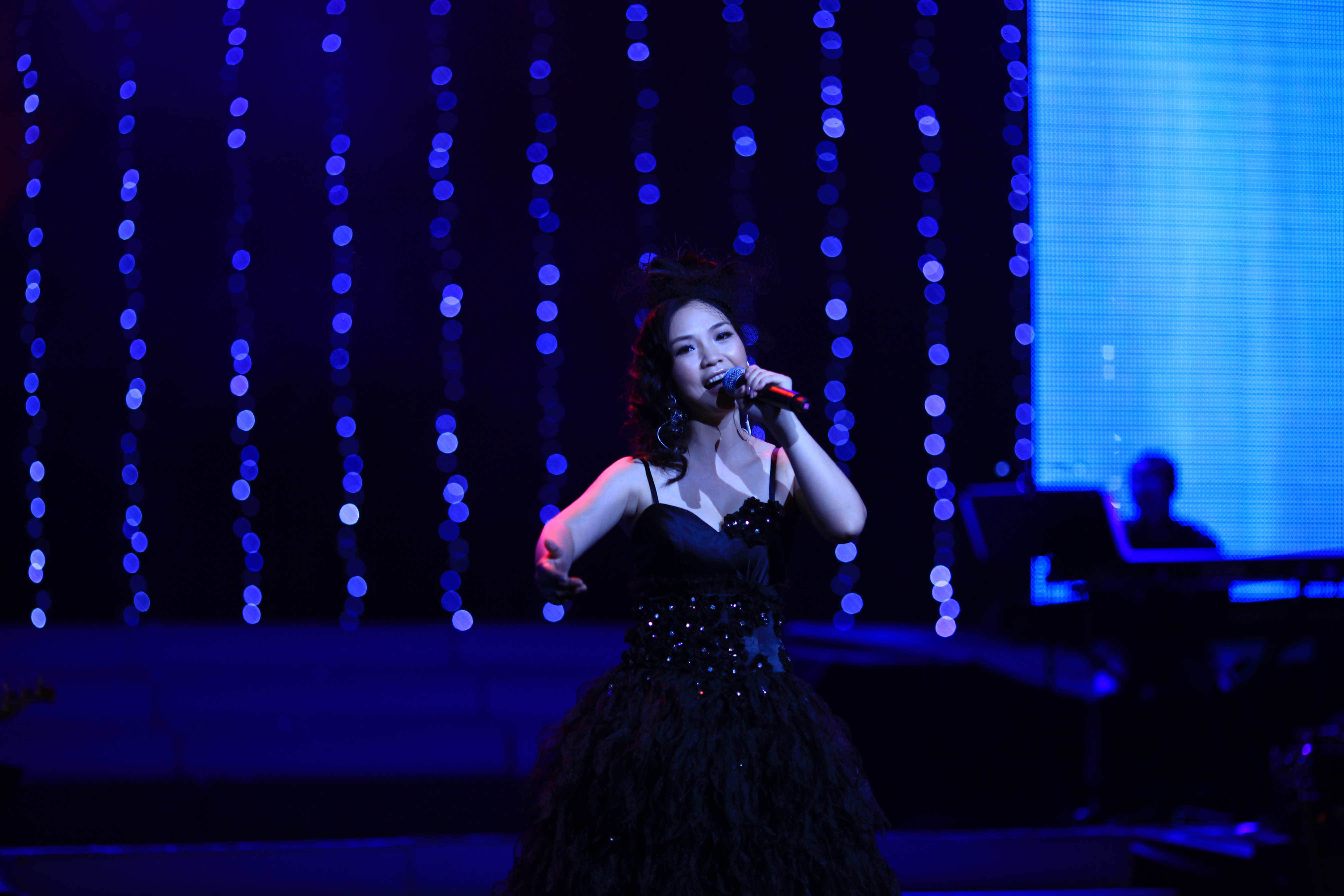  p>郭宴,1977年3月11日出生于湖北襄阳,中国内地女中音歌手,早期代表