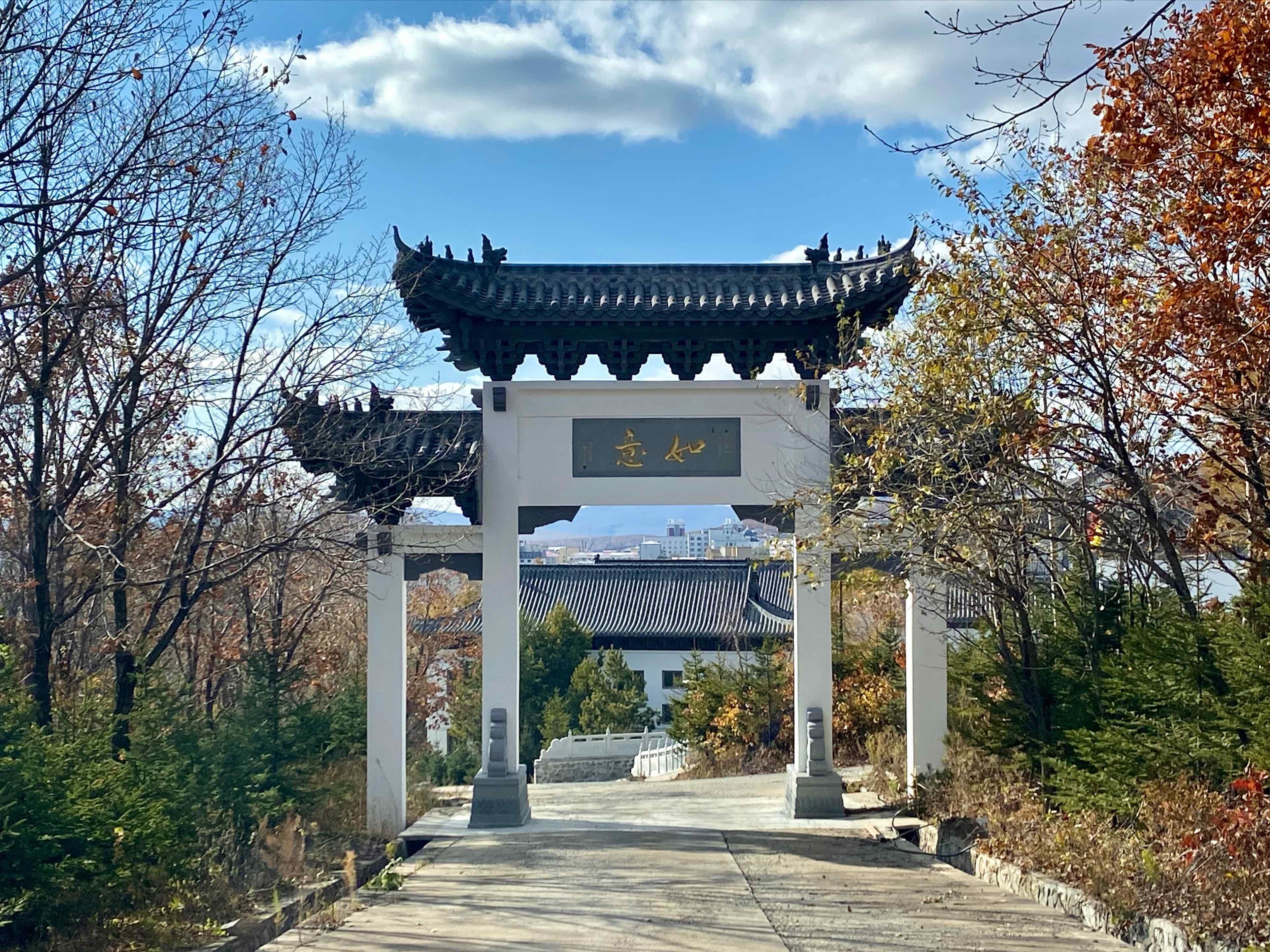  p>大光明寺位于黑龙江省牡丹江市绥芬河市天长山南麓,坐北朝南,依山