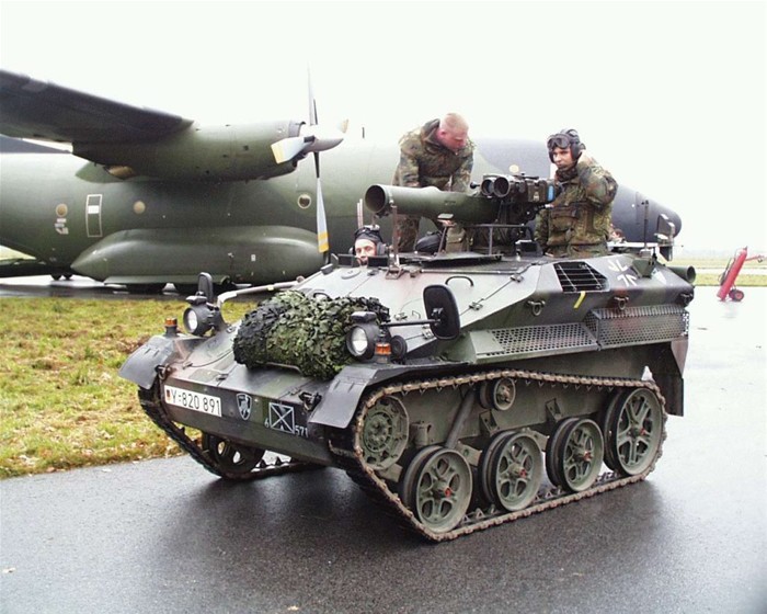  p>鼬鼠装甲车( a target="_blank" href="/item/德语/240836" data