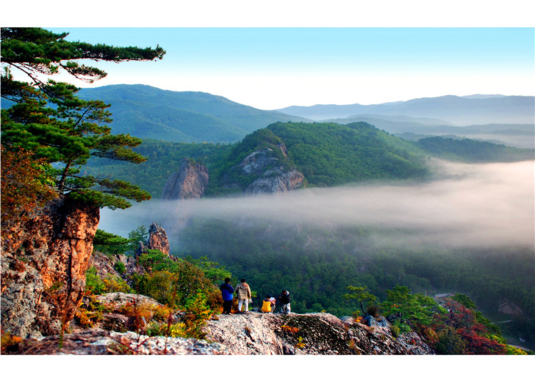  p>仙景台自然风景区位于吉林省延边州和龙市德化镇境内离和龙市城30