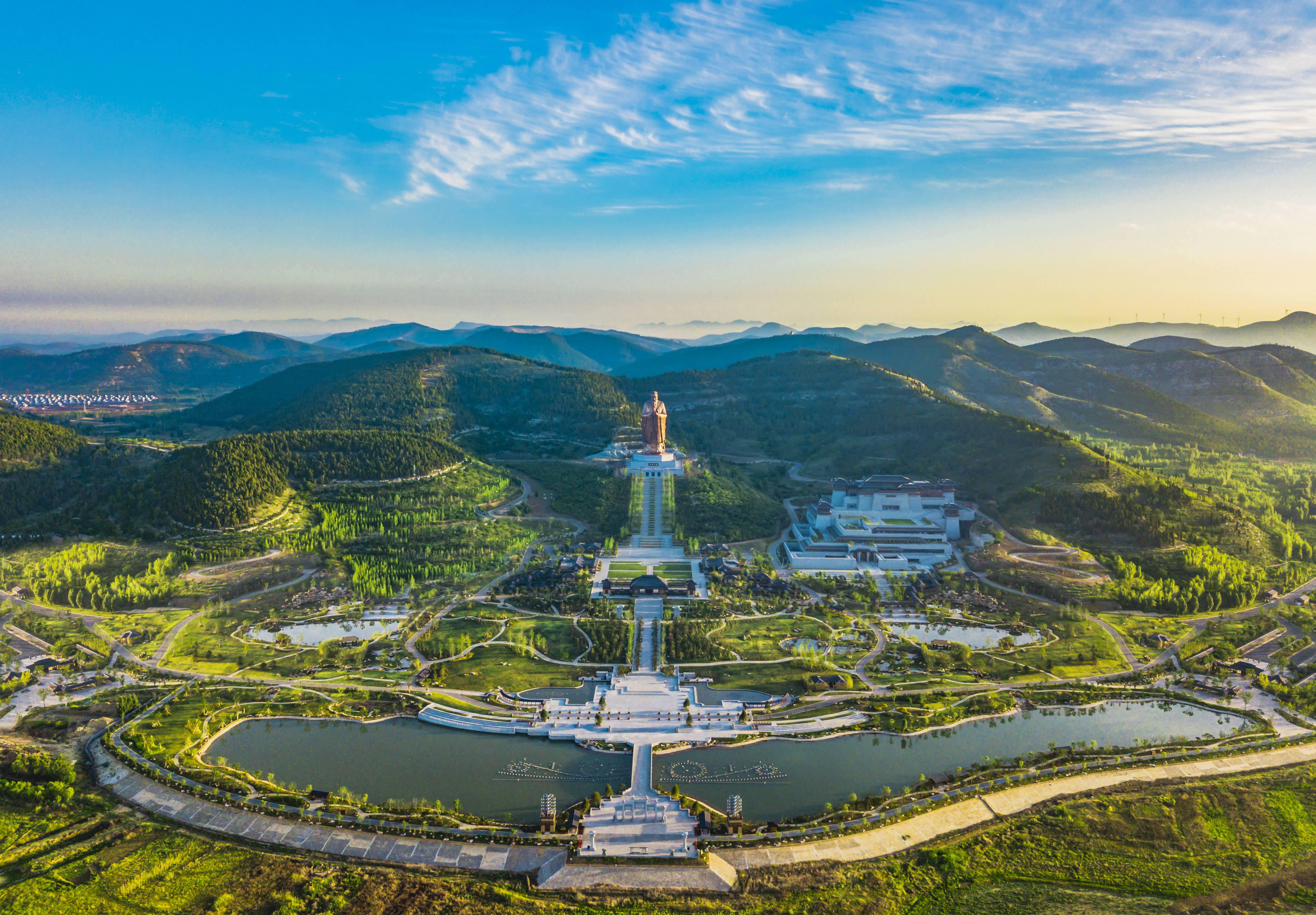  p data-id="gnwtjybxvo">南辛镇尼山旅游风景区位于曲阜城东南25公里