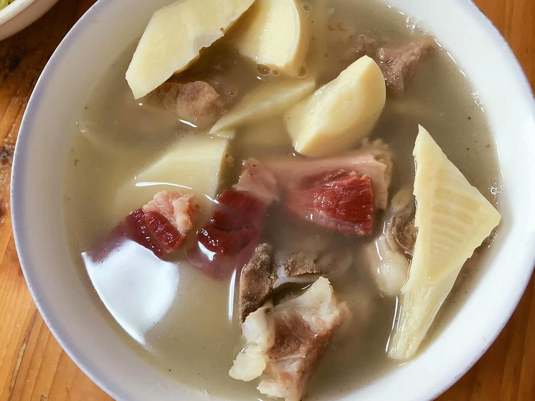 猪蹄火腿炖冬笋