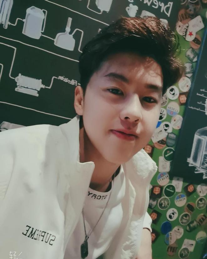 1zi5">程龙,男,2000年5月25日出生于山东省济南市,中国男子游泳运动员