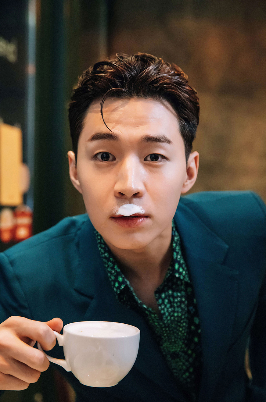  p>刘宪华(henry lau),1989年10月11日出生于加拿大,就读于伯克利音乐