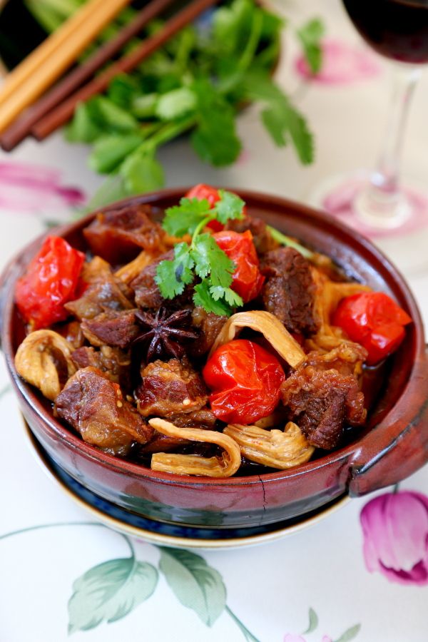 浓香腐竹炖牛腩