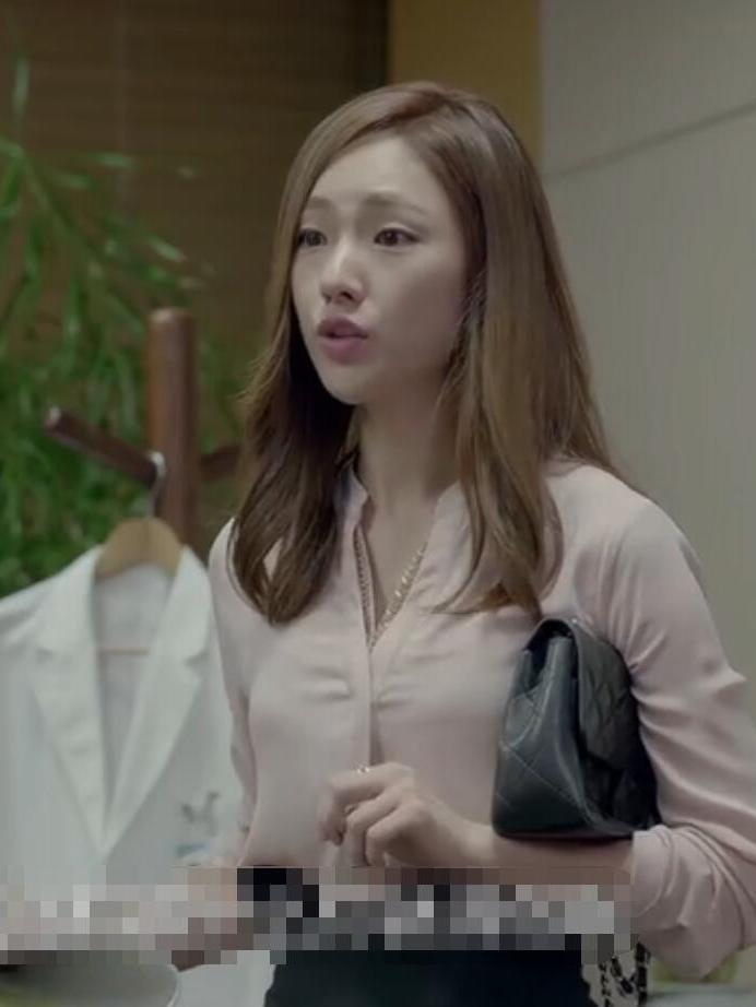 韩国连续剧《太阳的后裔》中的角色,由朴雅仁饰演