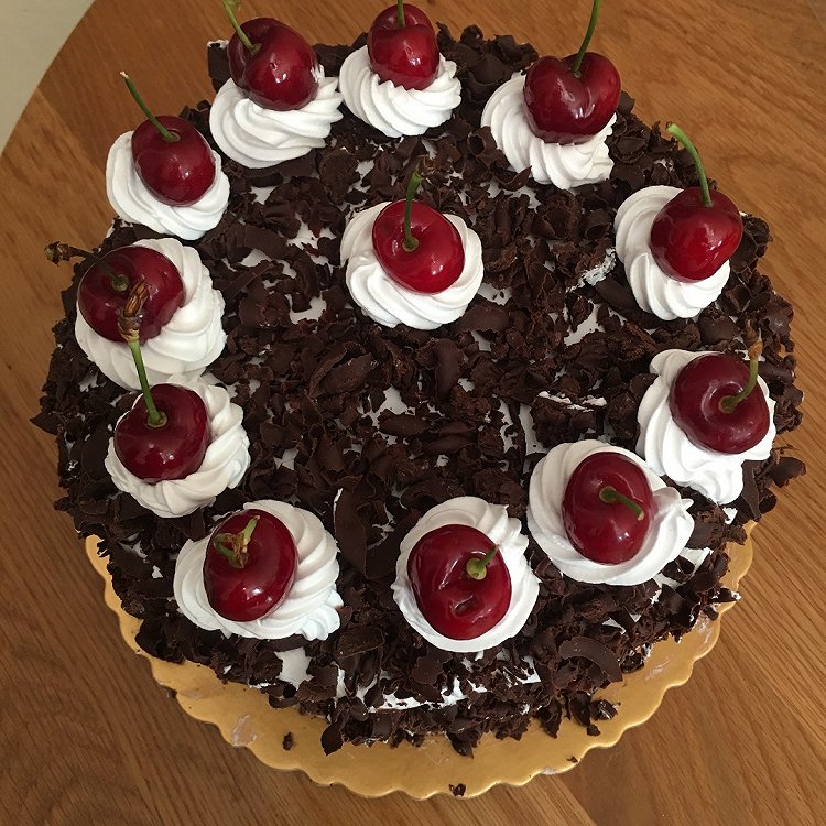 车厘子黑森林蛋糕