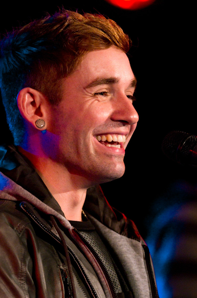  p>daniel küblb  ck是一名德国歌手,本名daniel dominik küblb  ck