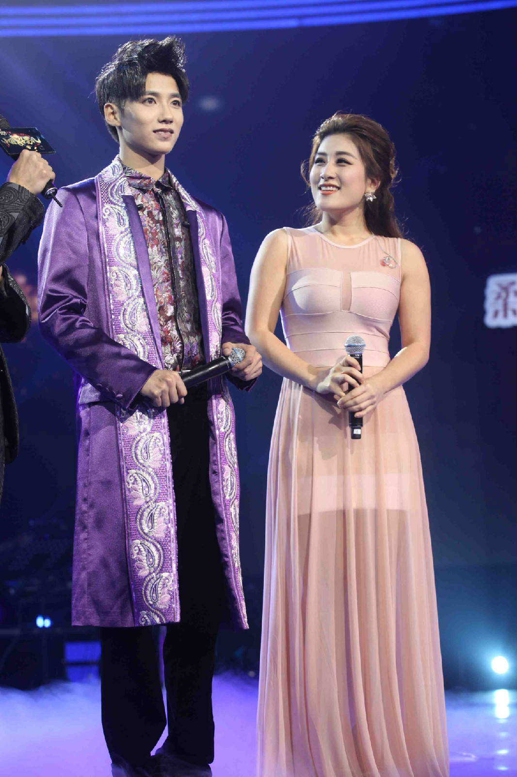  p>刘明湘,1986年9月14日出生于 a target="_blank" href="/item/美国