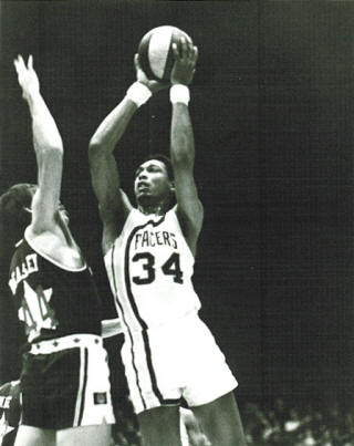 梅尔·丹尼尔斯