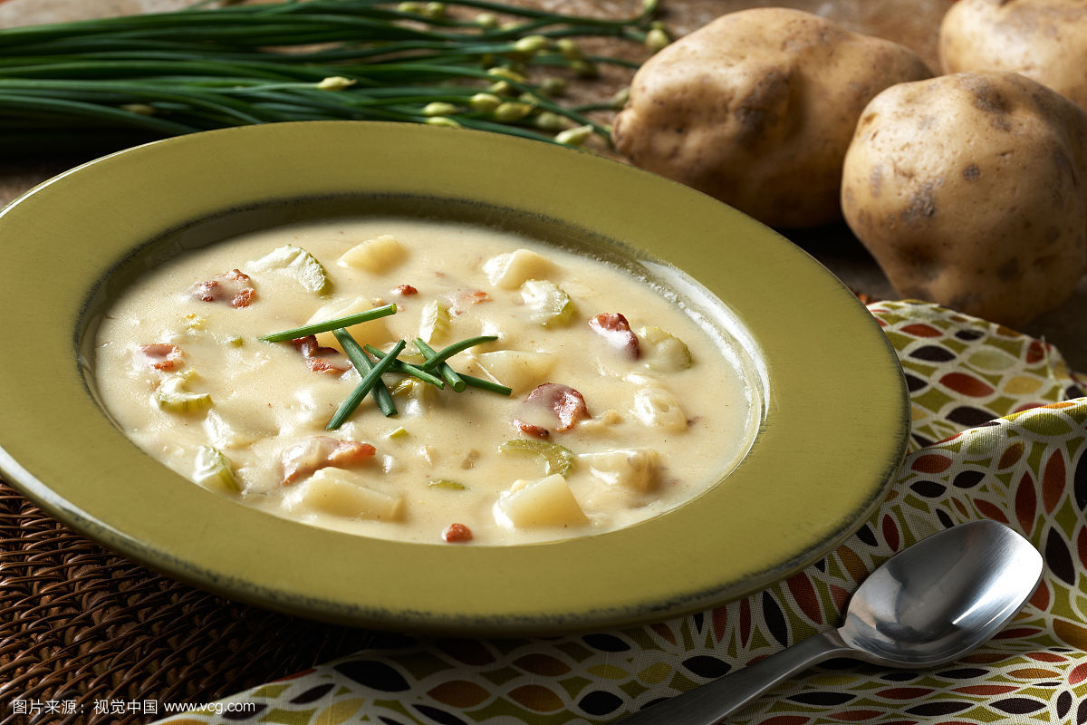 土豆在西餐当中也是很常见的,而土豆浓汤更为著名.