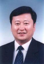 中共党员,1982年11月参加工作,1985年11月入党,现任中共本溪市平山区