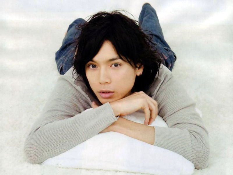  p>水岛宏,本名"齐藤智裕",1984年4月13日出生于日本东京.