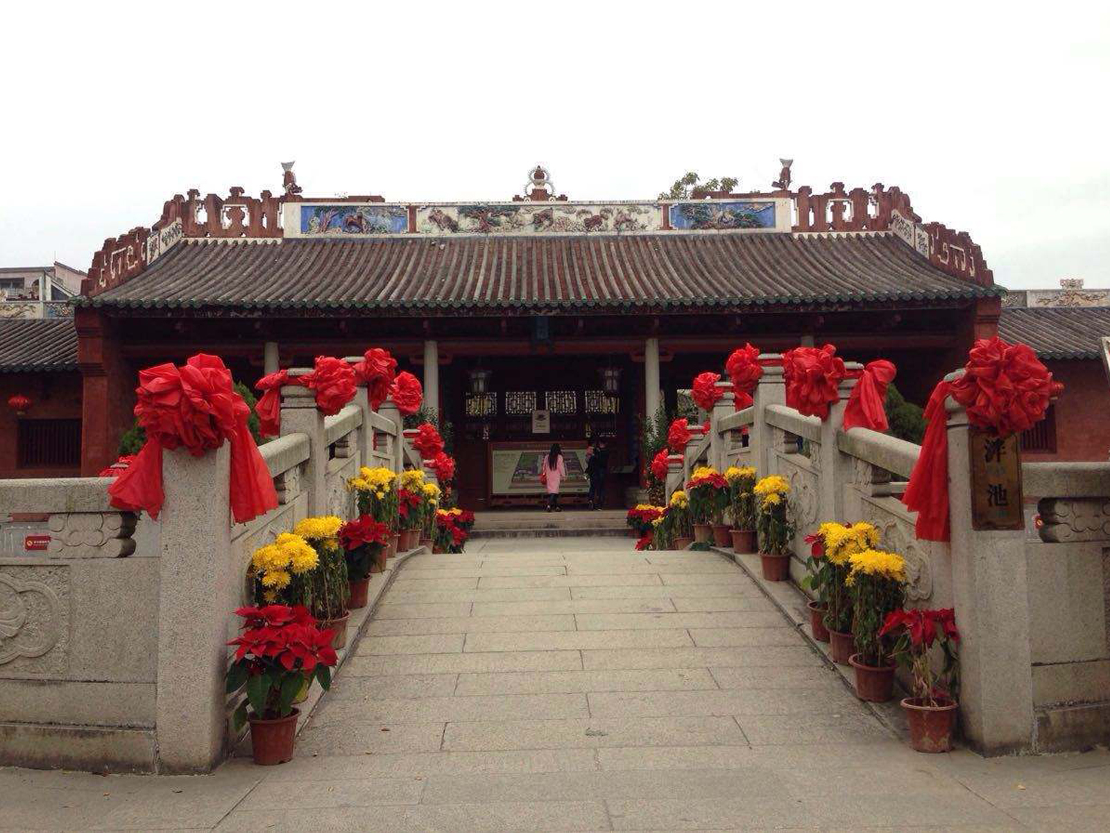  p>龙母祖庙,始建于 a target="_blank" href="/item/秦汉/12702597"