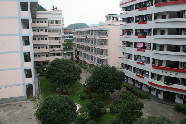 ="gnwwifpx2u">桂林市卫生学校(guilin health school),简称桂林卫校