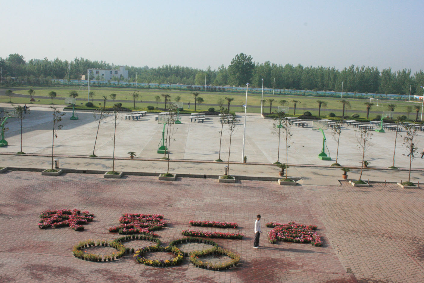  p>息县第二高级中学,成立于1978年,位于县城东南隅,是信阳市市级示范