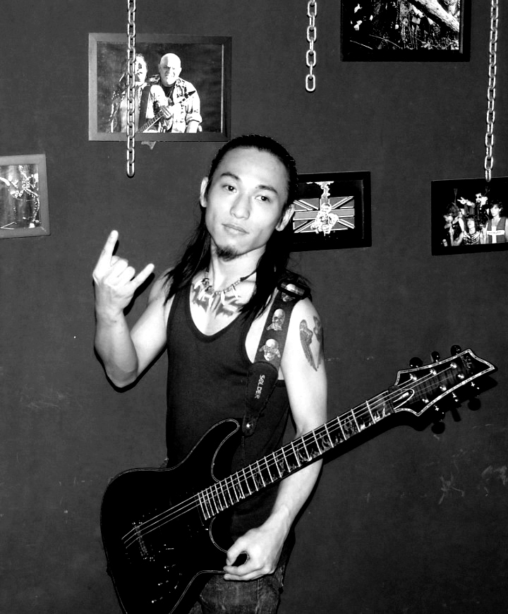 target="_blank" href="/item/重金属">重金属 /a>/鞭击金属乐队"地狱