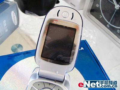 摩托罗拉v500是外置天线的 a target="_blank" href="/item/翻盖手机