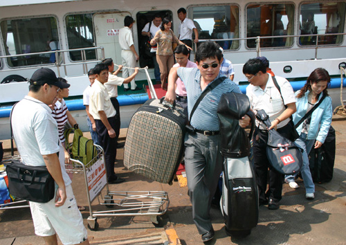  p>《台湾人在大陆》是台湾年代电视台推出的一档综艺节目.