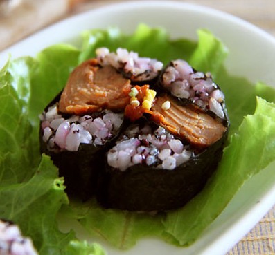 韩味金枪鱼紫苏寿司