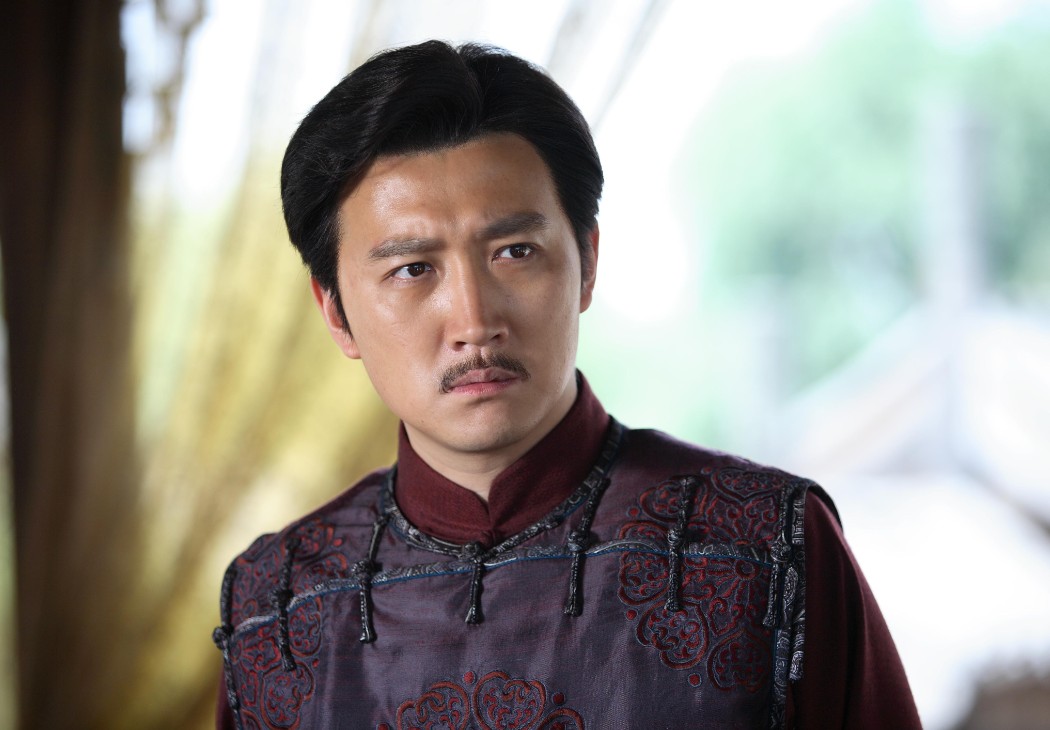  p>任东霖,1980年2月3日出生于辽宁省沈阳市,毕业于辽宁大学中文系