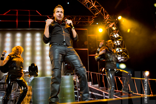 奥兰多市成立,由 a href="#" data-lemmaid="1268764">尼克·卡特 /a>