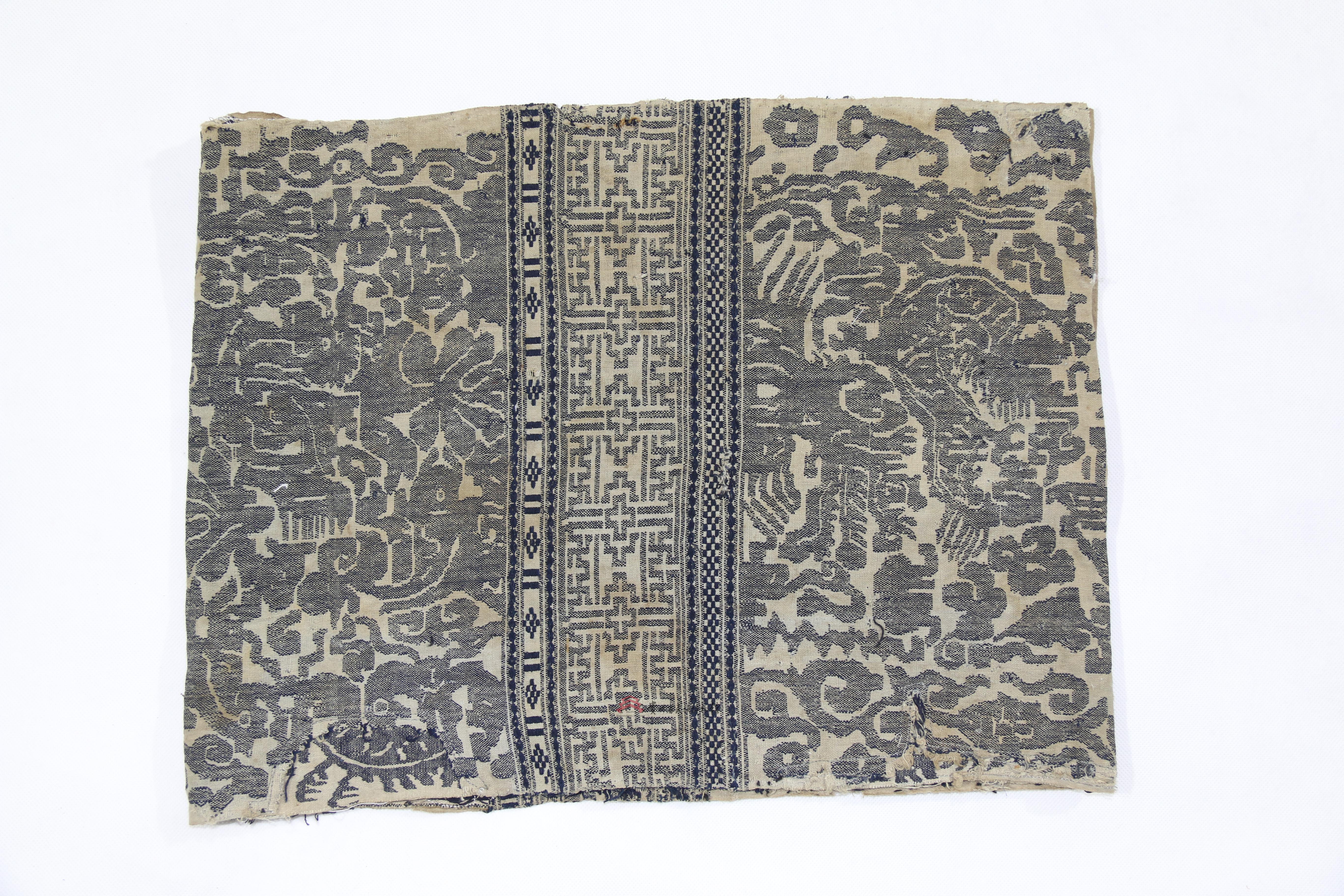 民国松桃苗族织锦龙纹头帕