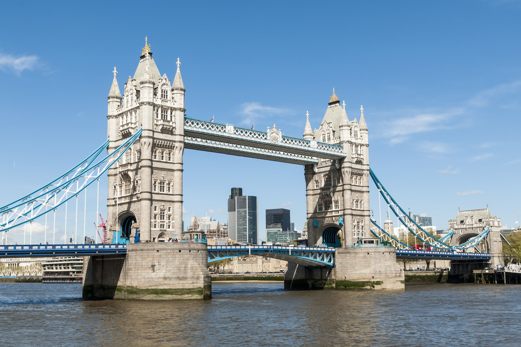  p>伦敦塔桥(tower bridge),是一座上开 a target="_blank" href="