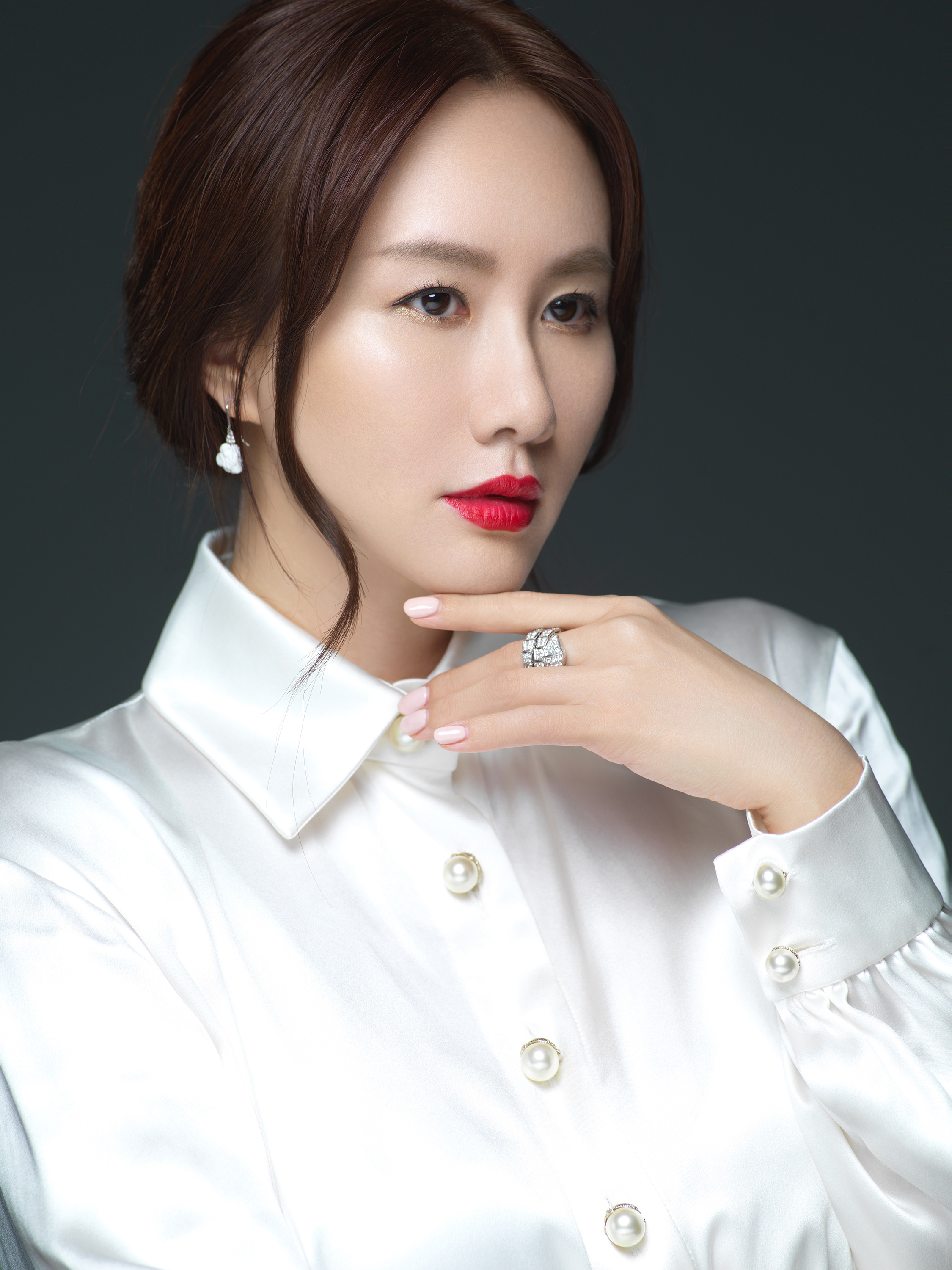  p>孟瑶,1983年6月13日出生于山西省大同市,中国女演员,毕业于 a