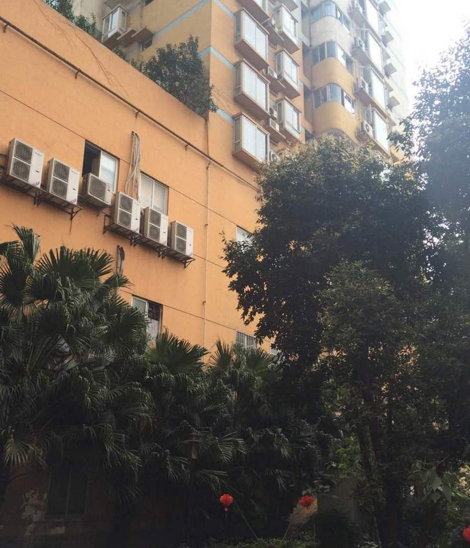  p>浆洗街教师公寓位于成都市武侯华西,由无开发商建成,总建筑面积500