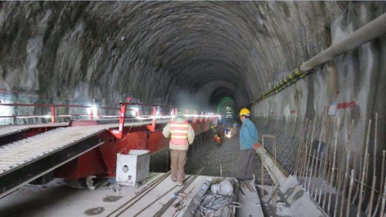 单线铁路隧道自行式仰拱栈桥带模板施工工法_百度百科