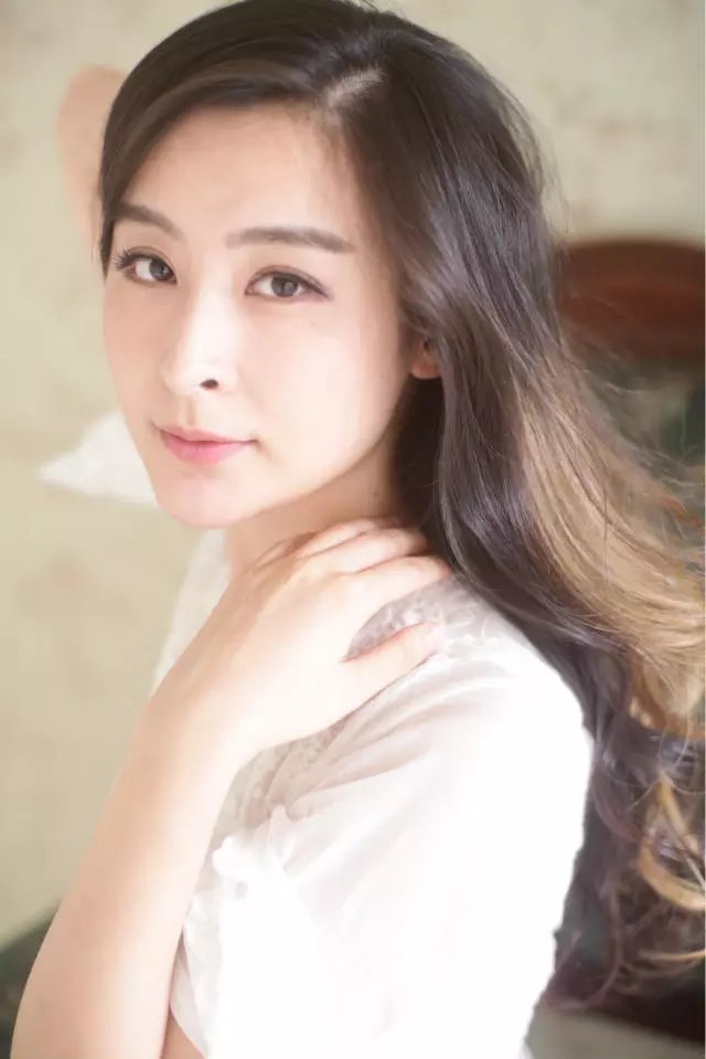 data-id="gnx017m2p4">杨光,女,生于黑龙江省哈尔滨市,著名模特,主持