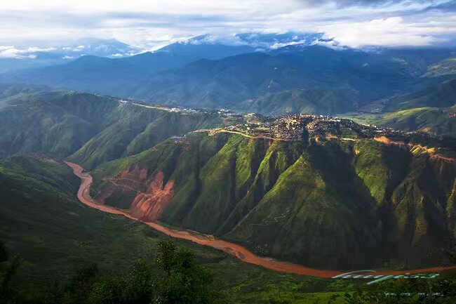 id="gnzzydg9v9">迤萨镇,隶属于云南省红河哈尼族彝族自治州红河县