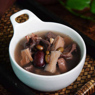 黑豆莲枣煲猪心