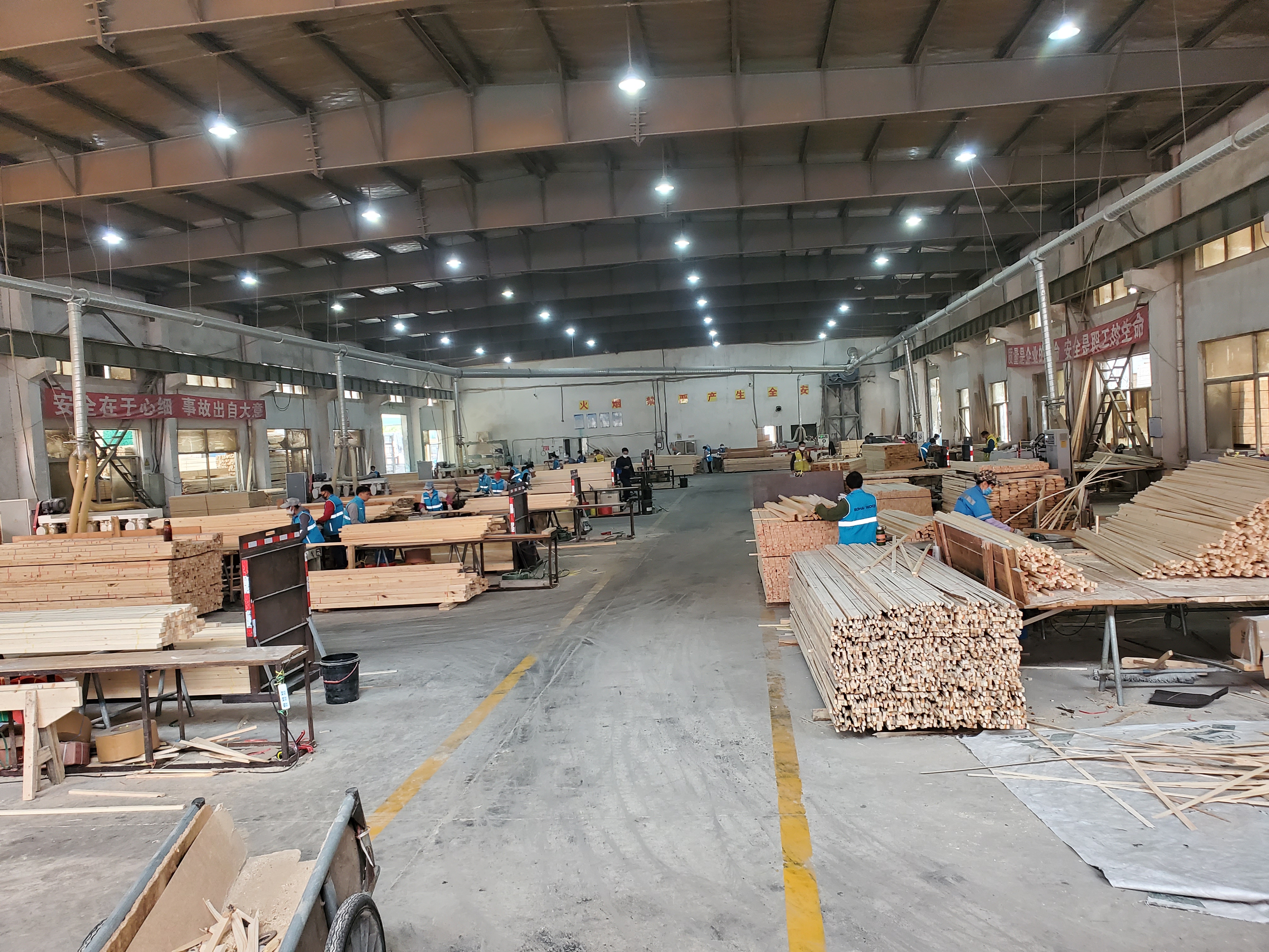 法定代表人吴志福,公司经营范围包括:生产,加工,销售木材;经销原木等.