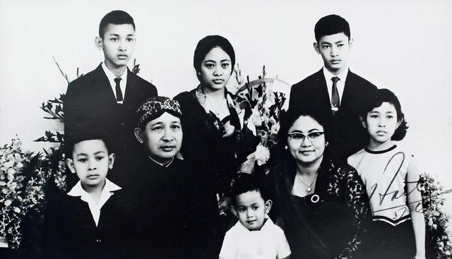 “微笑总统”苏哈托：贪污国家7成财富，活到87岁也没被判刑_百科TA说